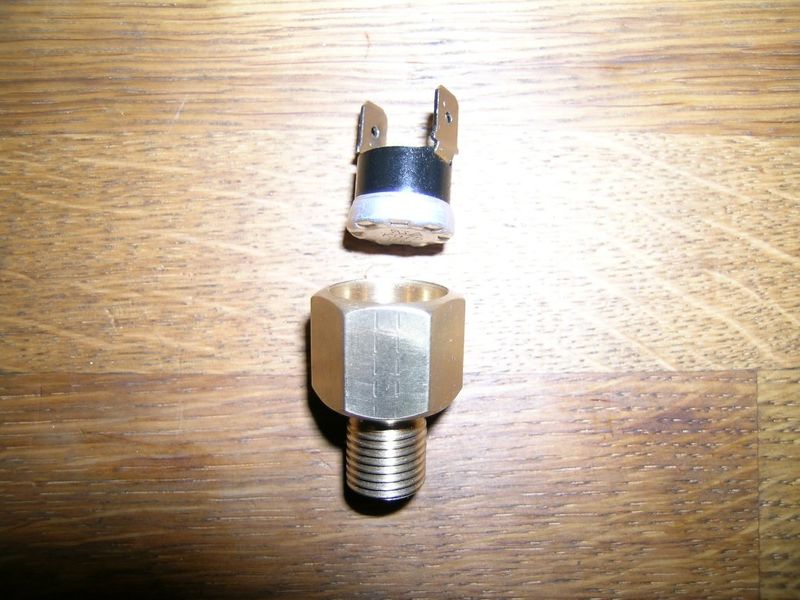 Sensor and plug.jpg